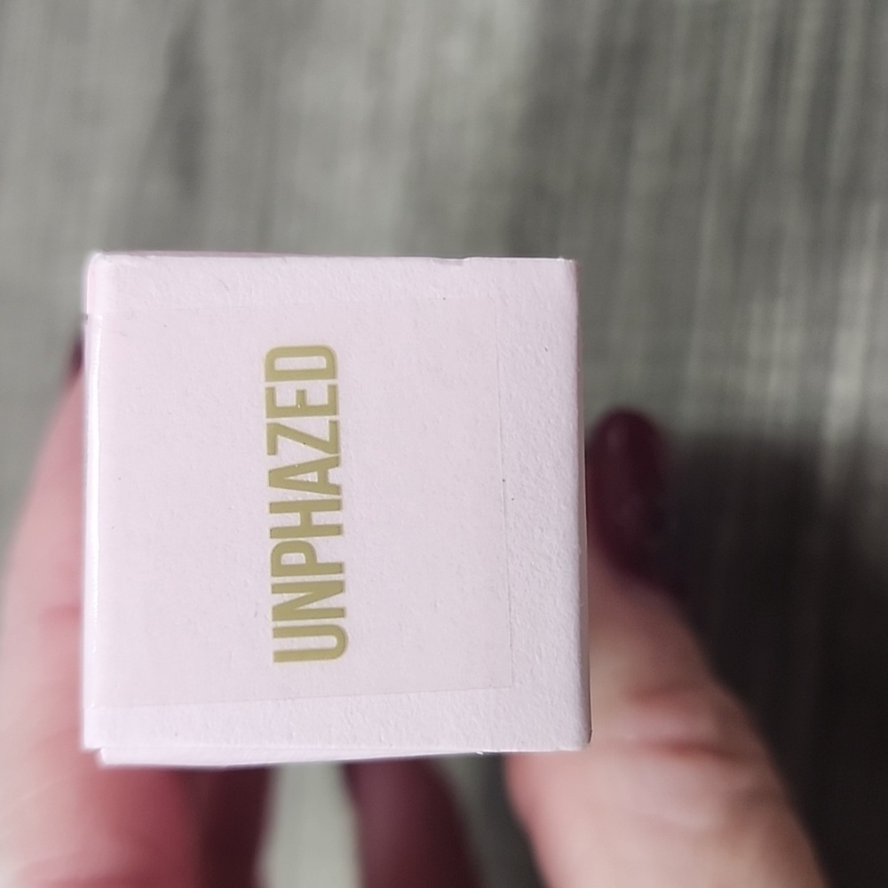 Jeffree Star Velvet Trap Unphazed